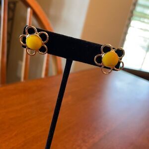 Vintage Daisy Enamel & Gold Post Earrings